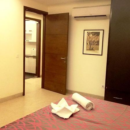 วู้ดเพ็คเกอร์ เซอร์วิซ อพาร์ตเมนต์ - กรีนพาร์ค Apartment นิวเดลี ภายนอก รูปภาพ