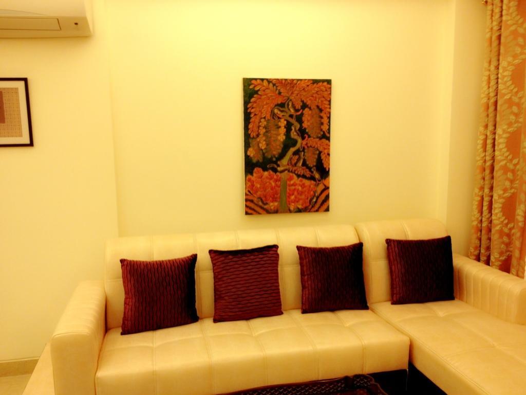 วู้ดเพ็คเกอร์ เซอร์วิซ อพาร์ตเมนต์ - กรีนพาร์ค Apartment นิวเดลี ภายนอก รูปภาพ