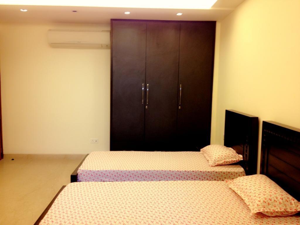 วู้ดเพ็คเกอร์ เซอร์วิซ อพาร์ตเมนต์ - กรีนพาร์ค Apartment นิวเดลี ภายนอก รูปภาพ