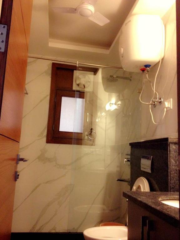 วู้ดเพ็คเกอร์ เซอร์วิซ อพาร์ตเมนต์ - กรีนพาร์ค Apartment นิวเดลี ห้อง รูปภาพ