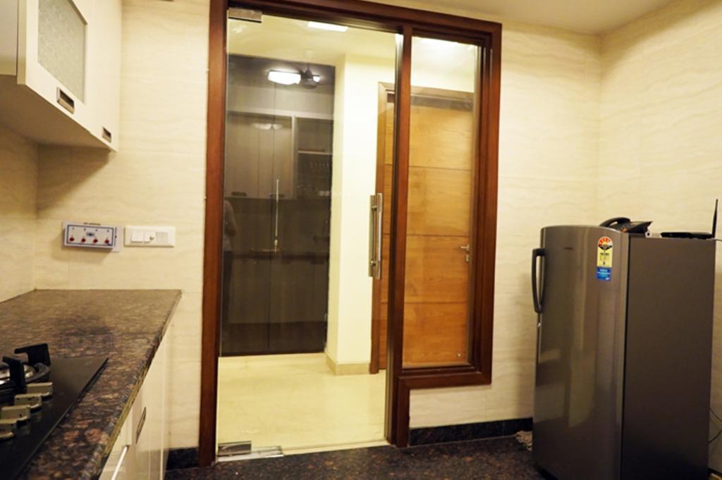 วู้ดเพ็คเกอร์ เซอร์วิซ อพาร์ตเมนต์ - กรีนพาร์ค Apartment นิวเดลี ภายนอก รูปภาพ