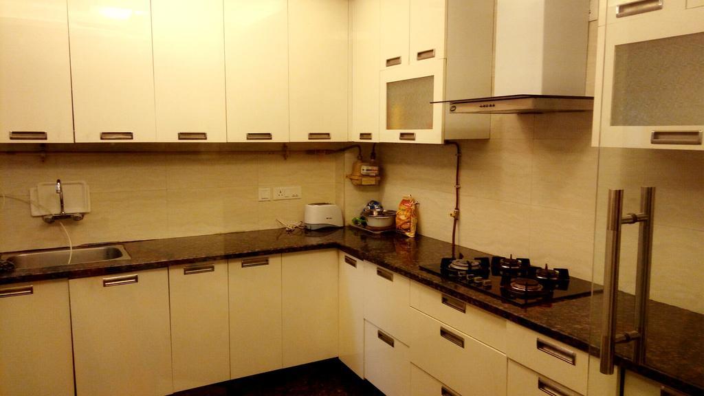 วู้ดเพ็คเกอร์ เซอร์วิซ อพาร์ตเมนต์ - กรีนพาร์ค Apartment นิวเดลี ภายนอก รูปภาพ