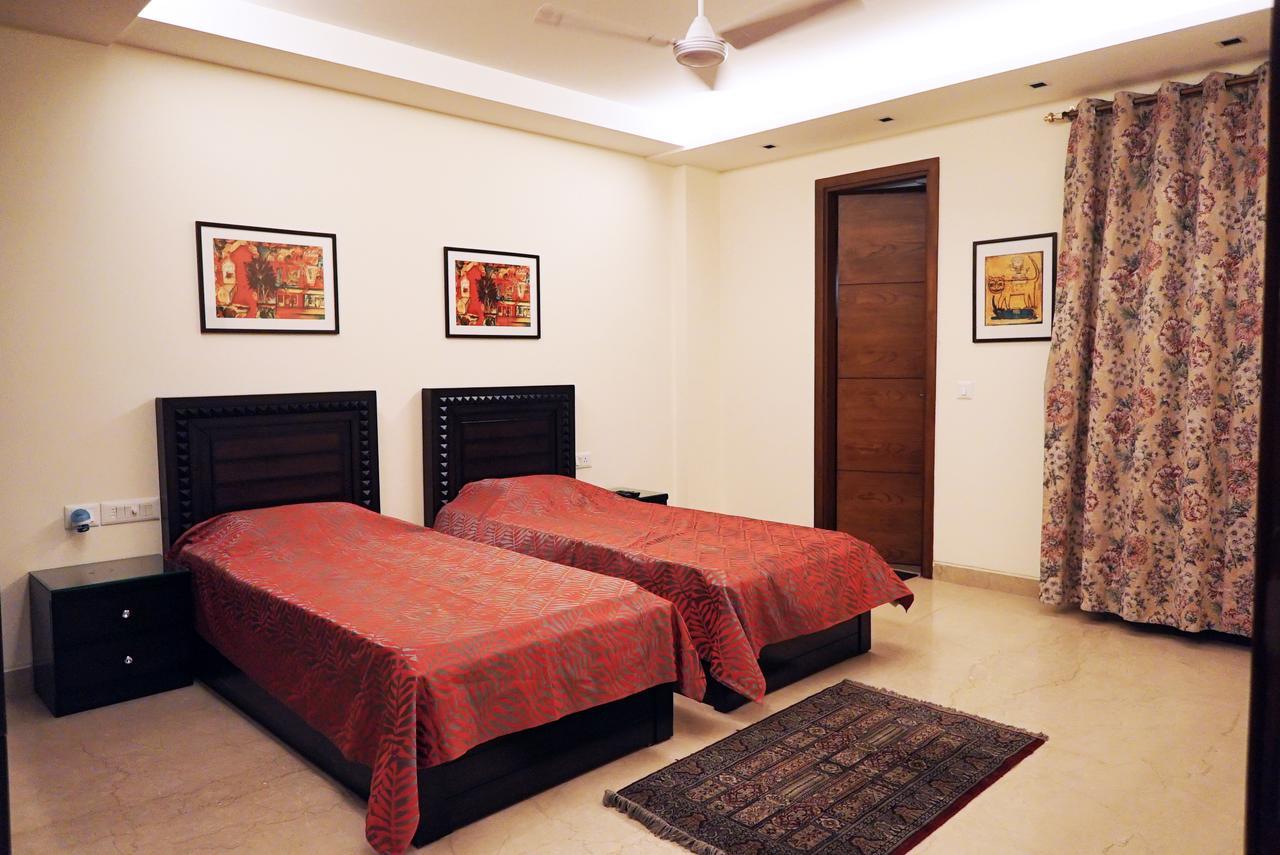 วู้ดเพ็คเกอร์ เซอร์วิซ อพาร์ตเมนต์ - กรีนพาร์ค Apartment นิวเดลี ภายนอก รูปภาพ